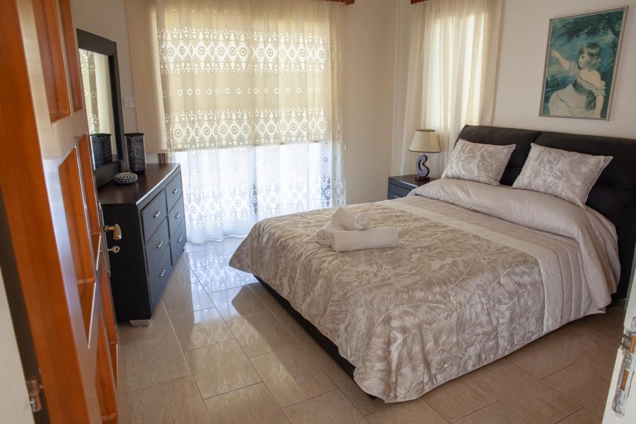 Villa Paradise Paphos Bagian luar foto