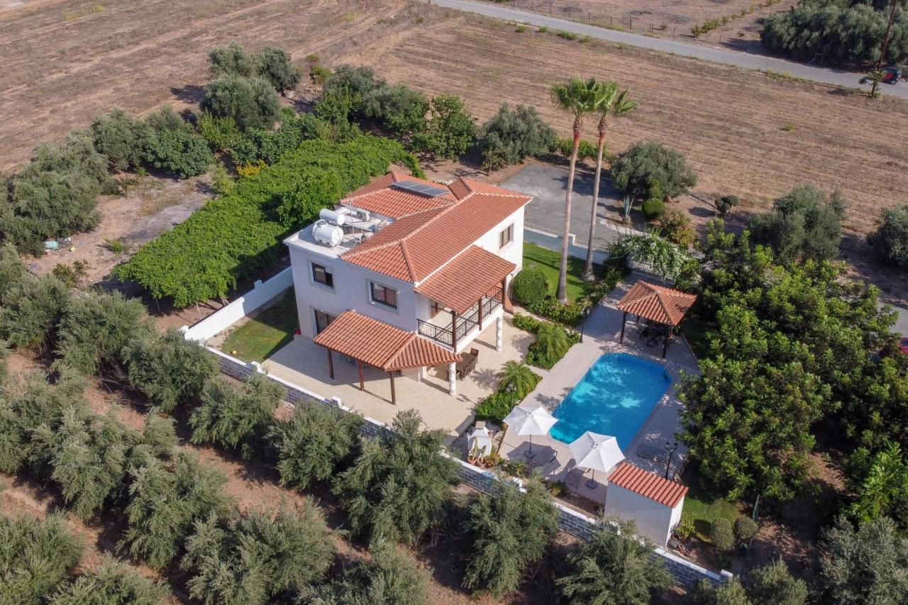 Villa Paradise Paphos Bagian luar foto