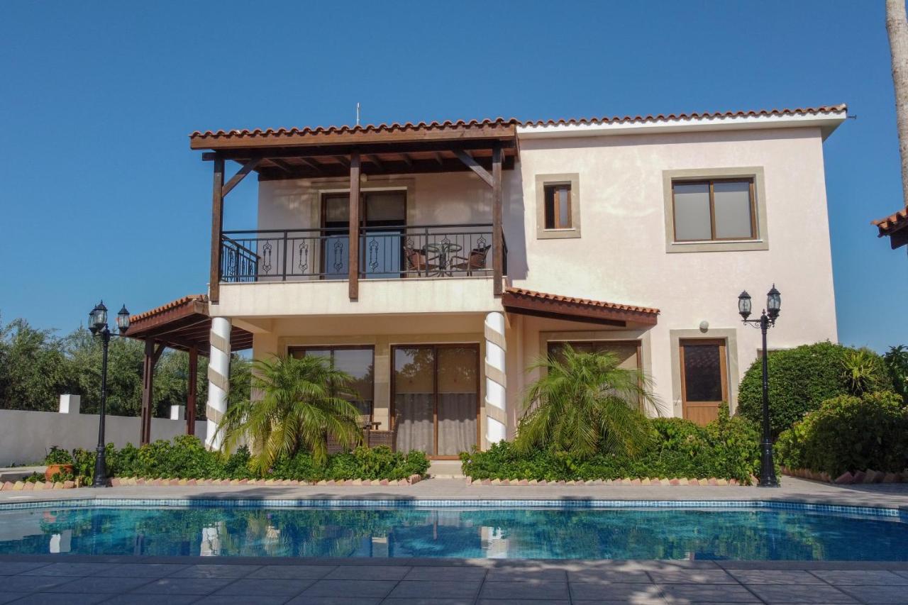 Villa Paradise Paphos Bagian luar foto