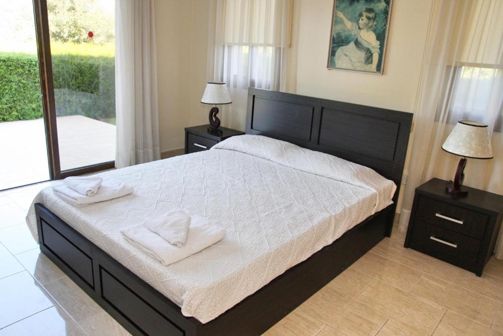 Villa Paradise Paphos Bagian luar foto