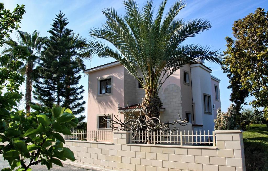 Villa Paradise Paphos Bagian luar foto