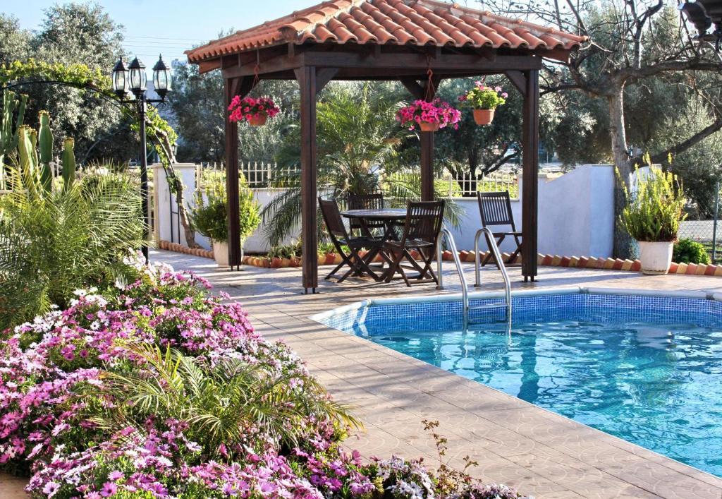 Villa Paradise Paphos Bagian luar foto
